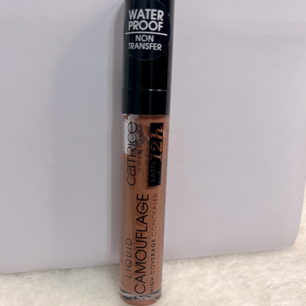 CATRICE COSMETICS LIQUID CAMOUFLAGE CONCEALER.